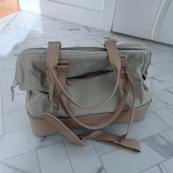 Beis Carry on - Picture 2 of 3